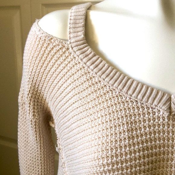 Free People Women’s XS Waffle Weave Knit V Neck Cream Sweater - Picture 2 of 7